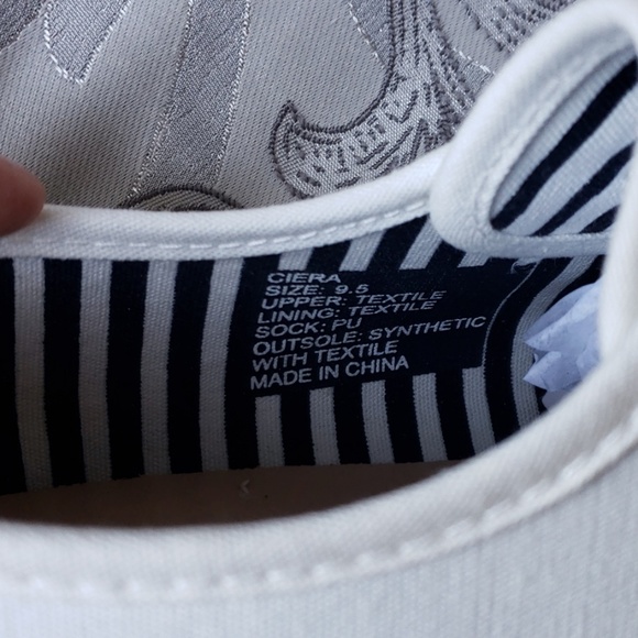 BNIB Crown & Ivy Ciera Laceless Canvas Sneaker - Picture 6 of 8